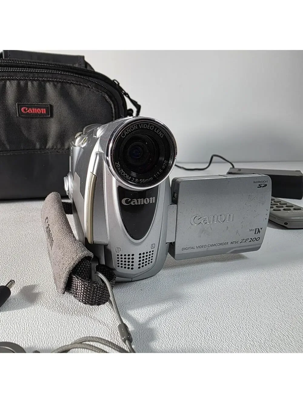 Canon ZR200 Mini Digital DV Camcorder Camera Bundle Works But... - PARTS REPAIR